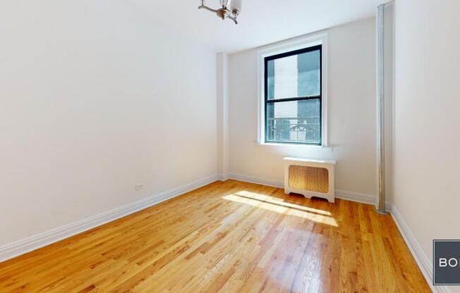 3 beds, 1 bath, $7,145, Unit 608