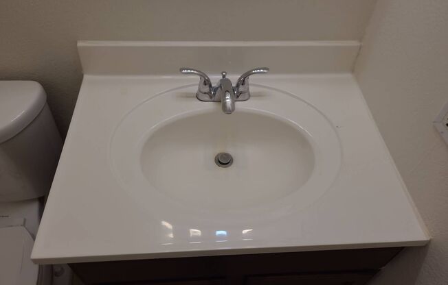 930 W 8th Place Apts LLC-(4046)-21143246