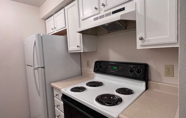 2 beds, 2 baths, 823 sqft, $1,719, Unit 202