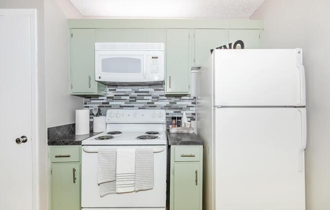 1 bed, 1 bath, 585 sqft, $960