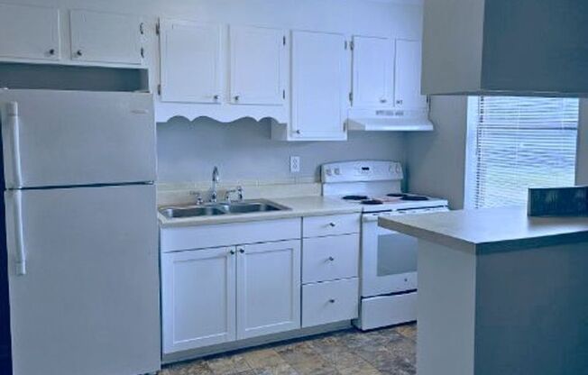 1 bed, 1 bath, 576 sqft, $750, Unit 3625-P