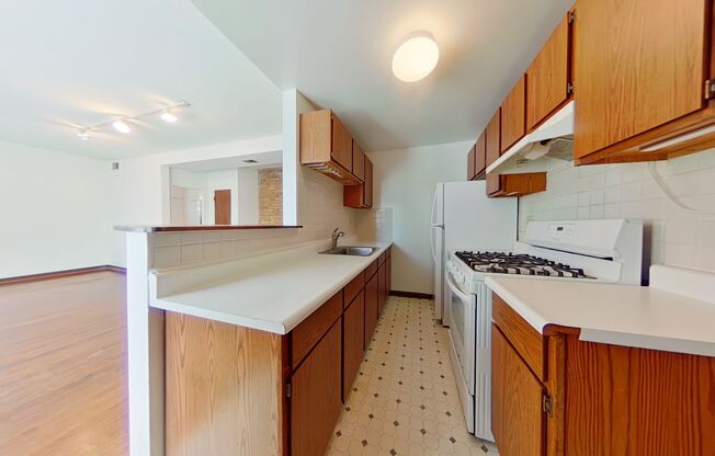 1 bed, 1 bath, 810 sqft, $2,400, Unit 1311 2A