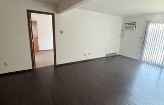 1 bed, 1 bath, 700 sqft, $1,050, Unit 10