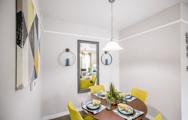 1 bed, 1 bath, 781 sqft, $1,104