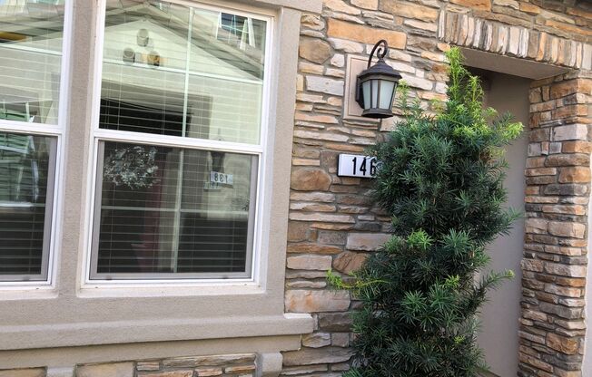 Gorgeous Model Spacious Folsom Unit!