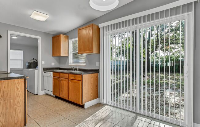 2 beds, 1 bath, $2,195