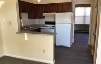 1 bed, 1 bath, $850, Unit B