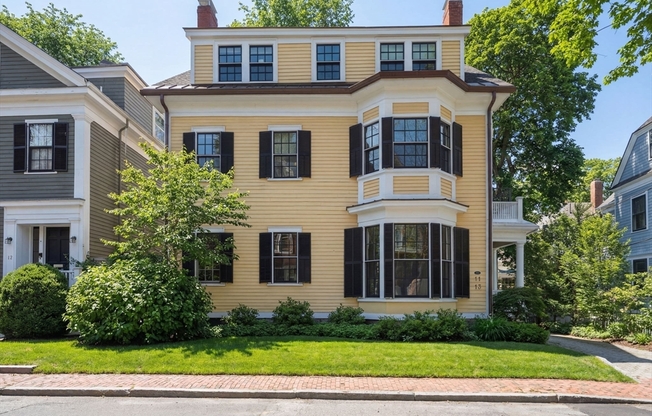 11 HILLIARD ST