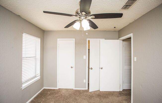 1 bed, 1 bath, 520 sqft, $650, Unit 32