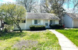 Check out this quaint, two bedroom / 1 bathroom home in Eastpointe!