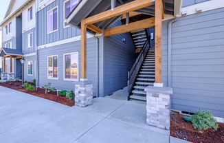 2 beds, 2 baths, 952 sqft, $1,695, Unit 745-304