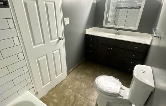 1 bed, 1 bath, 734 sqft, $1,445, Unit L05