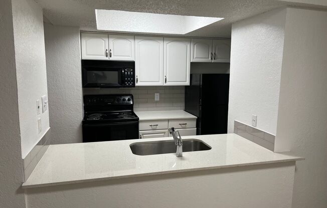 1 bed, 1 bath, 645 sqft, $1,525, Unit 211