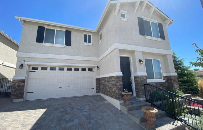 Spacious 4-Bedroom, 2.5-Bathroom Home in Reno's University of Nevada District!