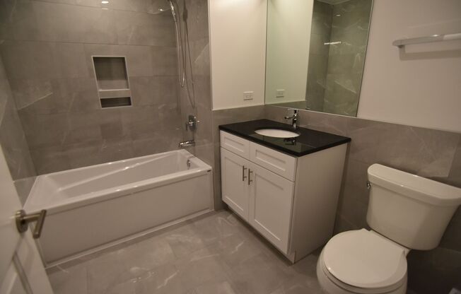 1 bed, 1 bath, 713 sqft, $3,175, Unit 3833-209