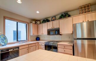 3 beds, 3 baths, $2,500, Unit 57990 Silver Fir Circle