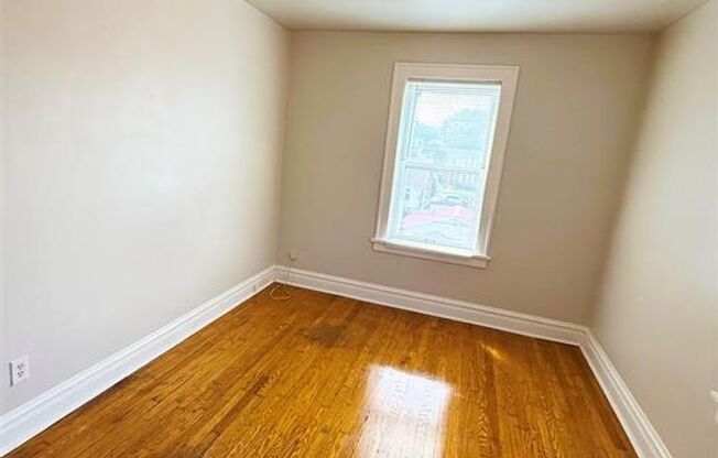 2 beds, 1 bath, 888 sqft, $1,275, Unit Arsenal Street-6328