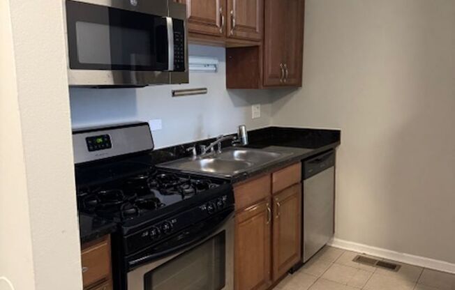 Woodland Creek Apartments in Oak Forest, IL