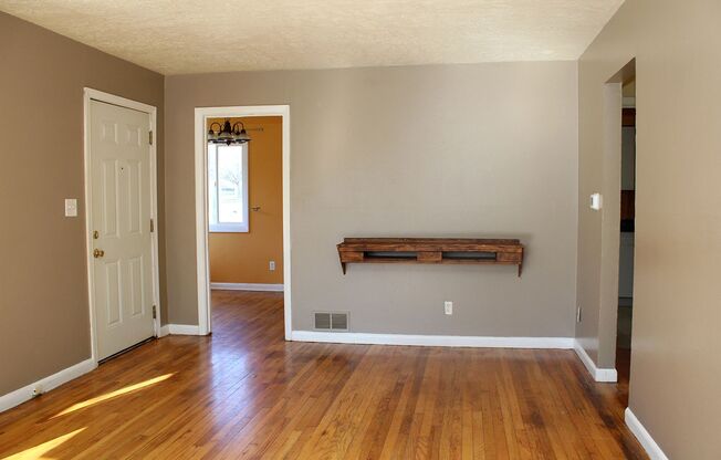 Charming 1 Level 2 Bedroom Home Across From Lentz Park