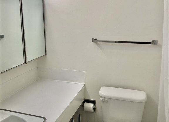 1 bed, 1 bath, 660 sqft, $3,300, Unit 66