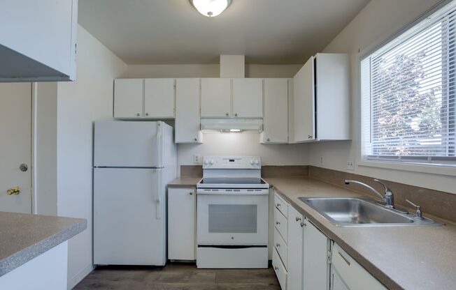 2 beds, 2 baths, 1,092 sqft, $1,875, Unit 47