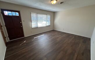 2 beds, 1.5 baths, $1,450, Unit 1153 Eisenhower Road