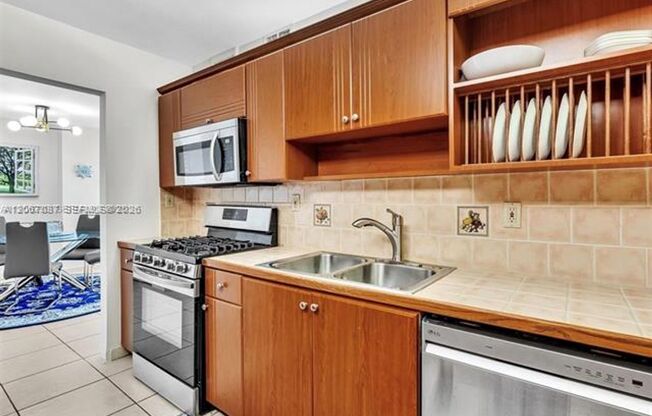 2 beds, 2 baths, $3,500, Unit # 206