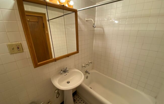 1 bed, 1 bath, 450 sqft, $1,475, Unit 273-P04