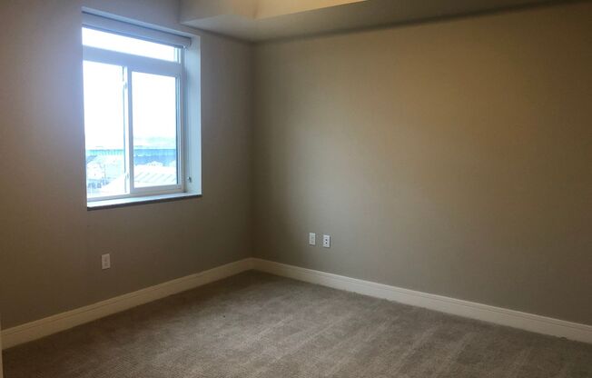 1 bed, 1 bath, 910 sqft, $1,825, Unit 707