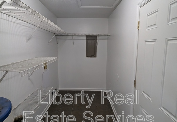468 ELM ST