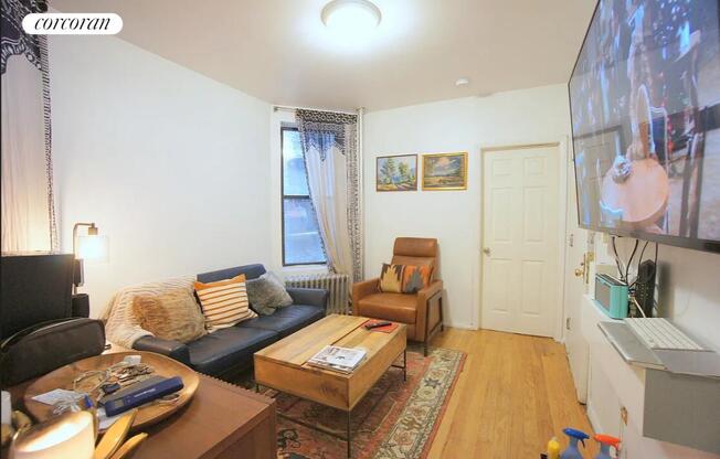 313 W 114 ST