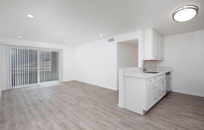 3 beds, 2 baths, 1,105 sqft, $3,295, Unit 210