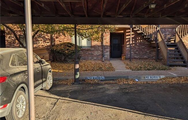Great location off Iliff and Buckley Fully remodeled 1 bed, 1 Bath, 650 SF with pool, washer/dryer