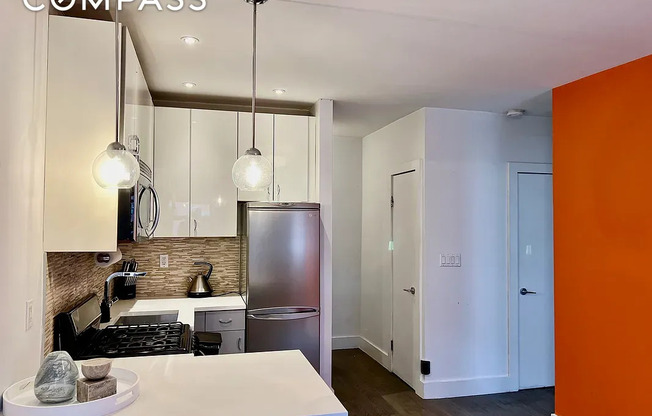 48 W 138 ST