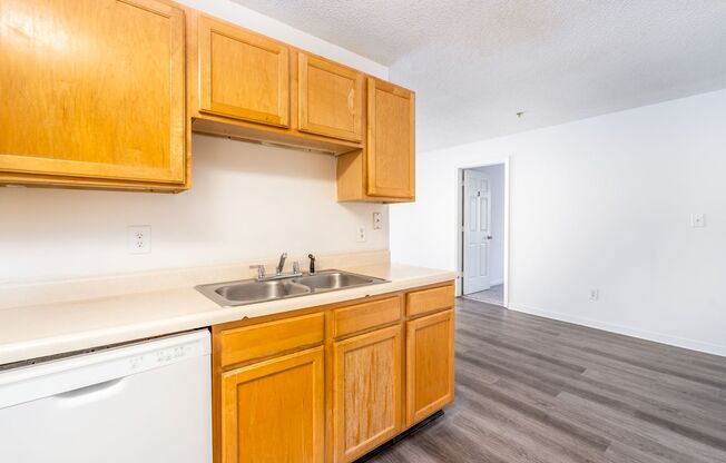 3 beds, 2 baths, 1,172 sqft, $1,575, Unit 1923M-JS
