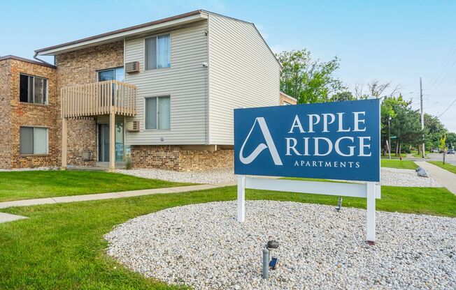 3 beds, 1.5 baths, 1,100 sqft, $1,399, Unit 5010 - 203