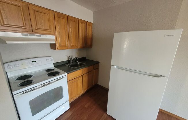 $525- STUDIO - multi-family home