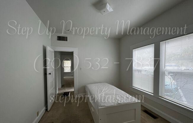 3 beds, 1.5 baths, 1,400 sqft, $2,050, Unit 92