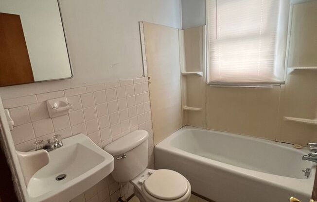 2 beds, 1 bath, $750