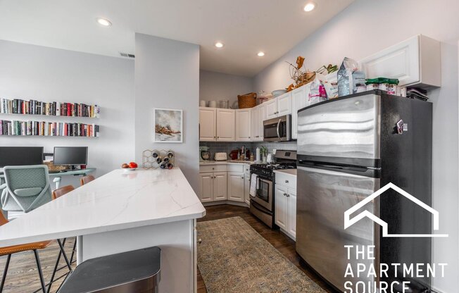 1131 W Madison St, Chicago IL 3F