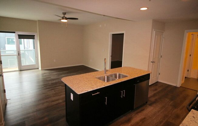 1 bed, 1 bath, 594 sqft, $1,295, Unit APT 318