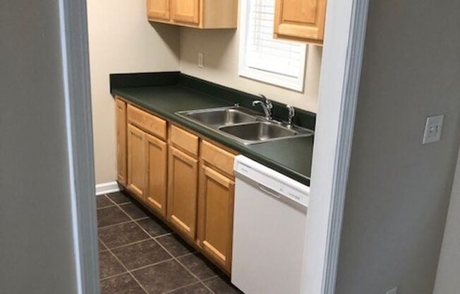 1 bed, 1 bath, 860 sqft, $1,325, Unit E-8