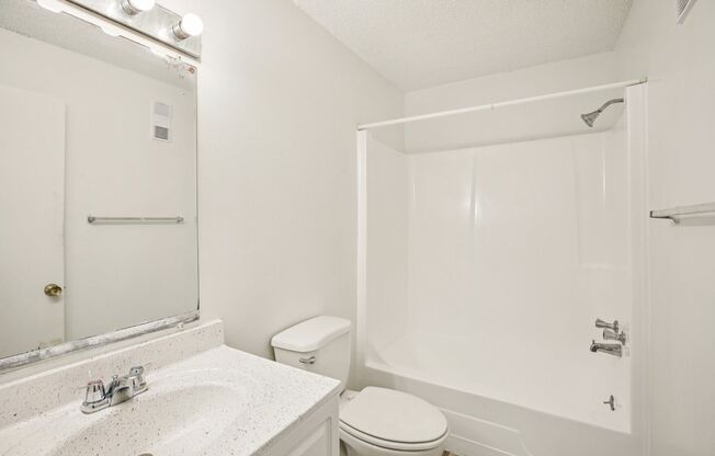 3 beds, 2 baths, 1,229 sqft, $1,875, Unit 412