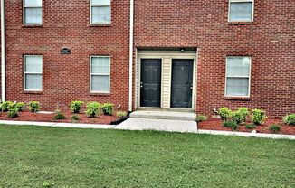 2 beds, 1.5 baths, $995, Unit 1202-5