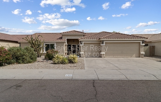 1502 E MALDONADO DR