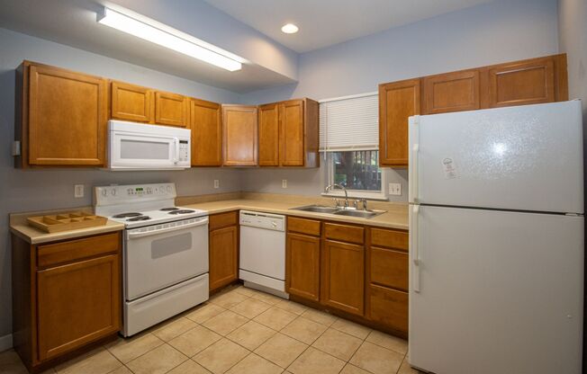 4 beds, 2 baths, $3,000, Unit Apt 100