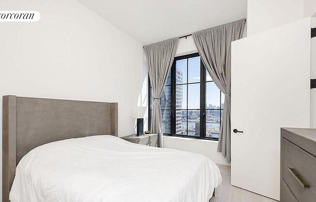 1 bed, 1 bath, 907 sqft, $7,200, Unit 24E