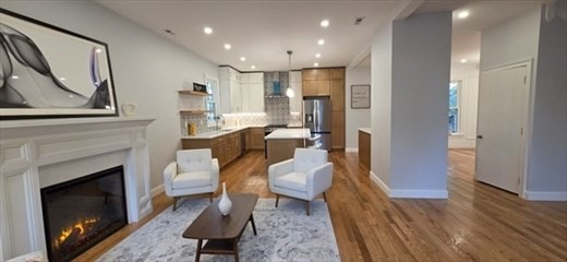 4 beds, 2.5 baths, 2,955 sqft, $6,000