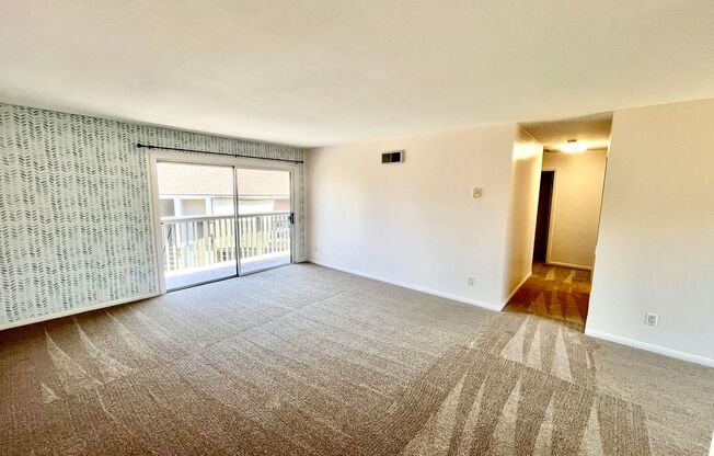 Beautiful 3B 2BA Condo in College Grove