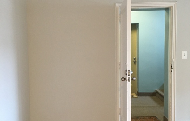 1 bed, 1 bath, 700 sqft, $1,750, Unit 203